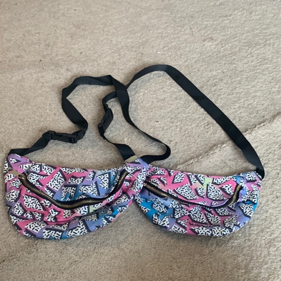 Source Unknown Other - 2 Matching 90’s Style Fanny Packs